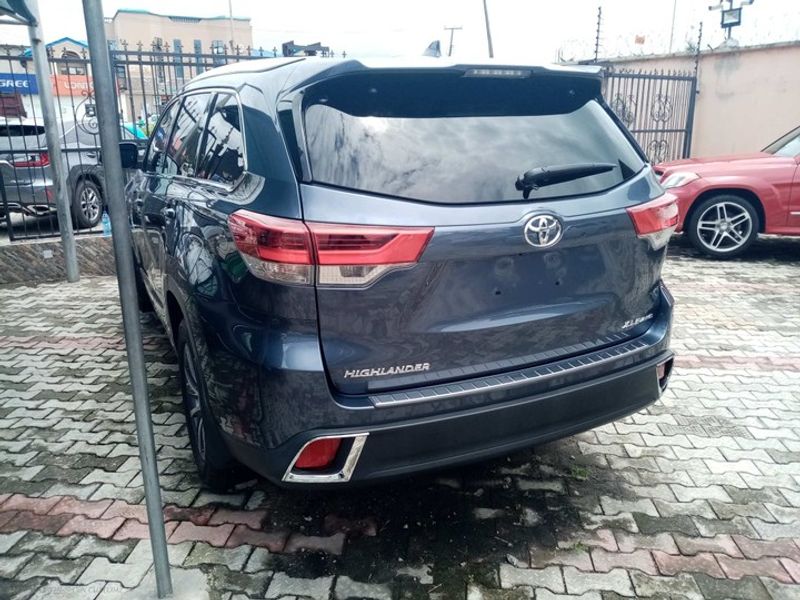 Thumbnail 9 of 2018 Toyota Highlander Xle